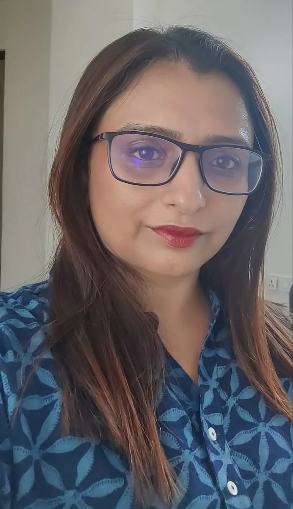 Dr Purva Shoor