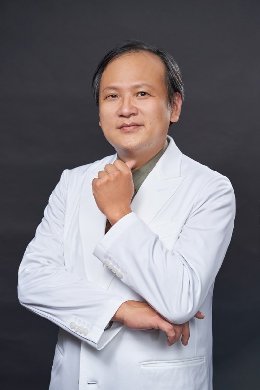 Dr. Chen Kun Liaw